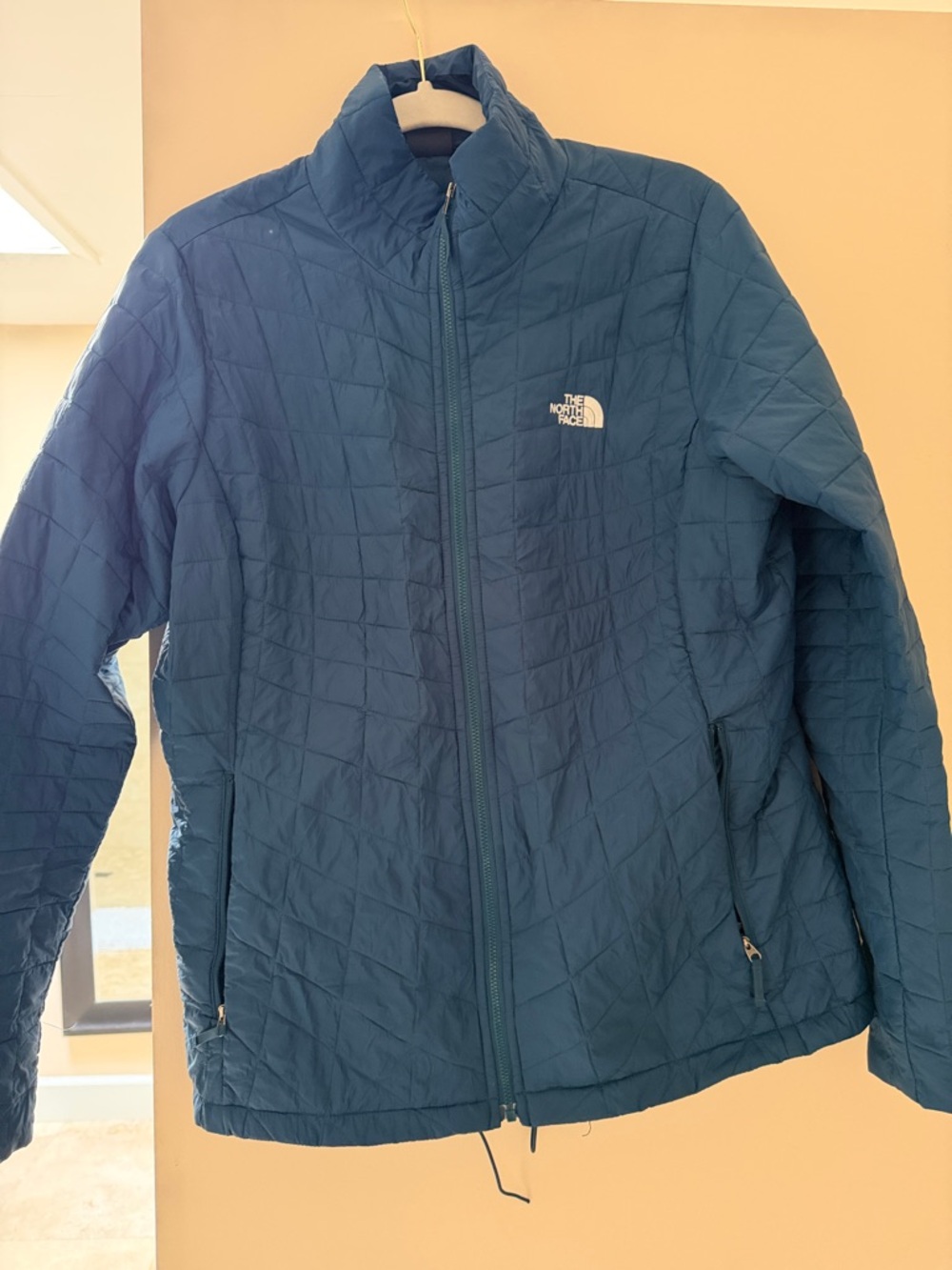 The North Face Women's Teal Blue thermoball thin Insulated Jacket